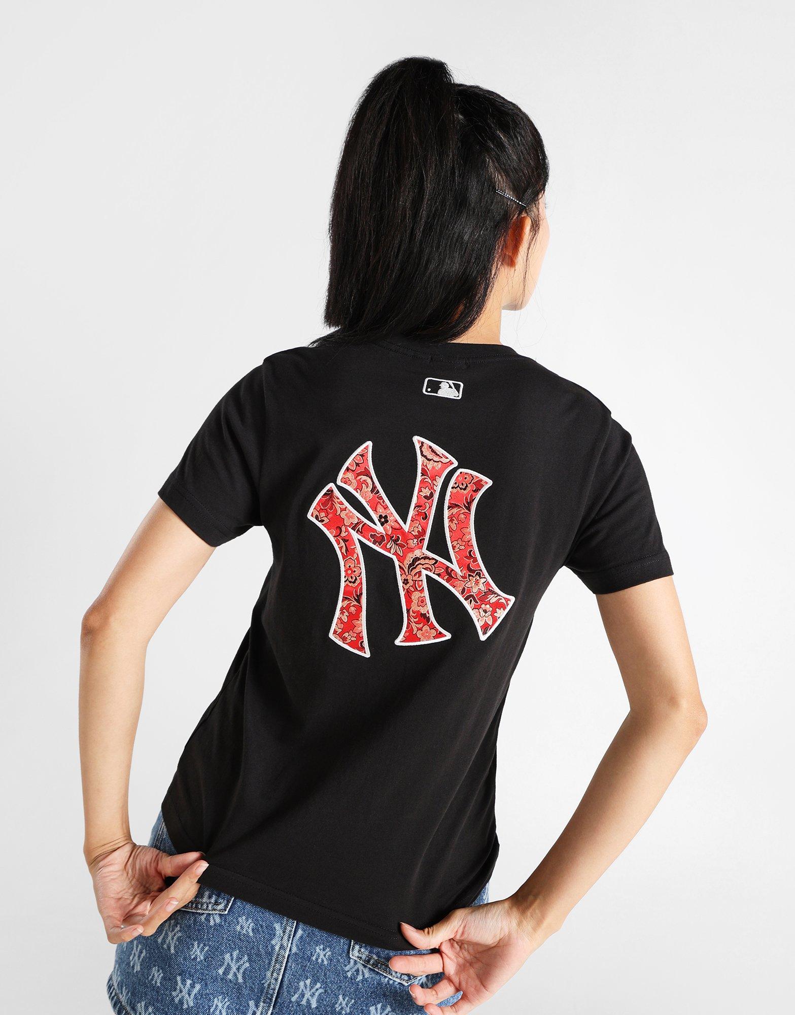 เสื้อยืดผู้หญิง Brocade Applique Newyork Yankees