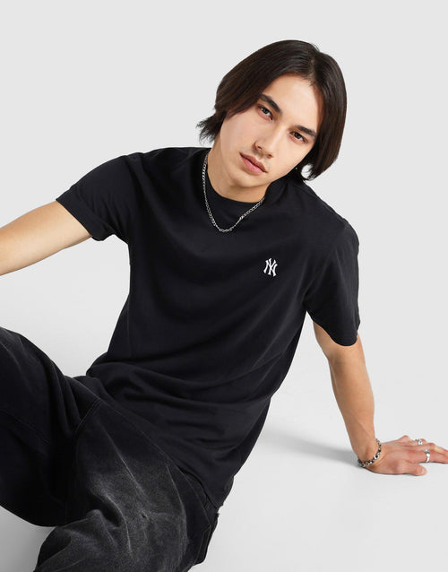 เสื้อยืดผู้ชาย Team Embroidery NY Yankees