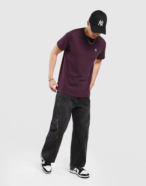 เสื้อยืดผู้ชาย Embroidered Logo NY Yankees