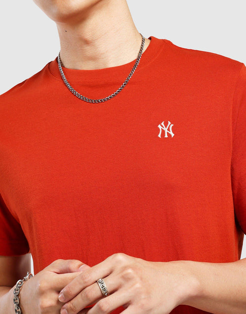 เสื้อยืดผู้ชาย Embroidered Logo