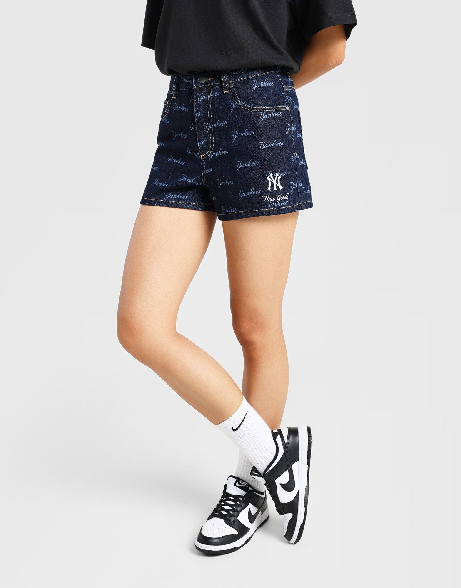กางเกงขาสั้นผู้หญิง Monogram Denim NY Yankees