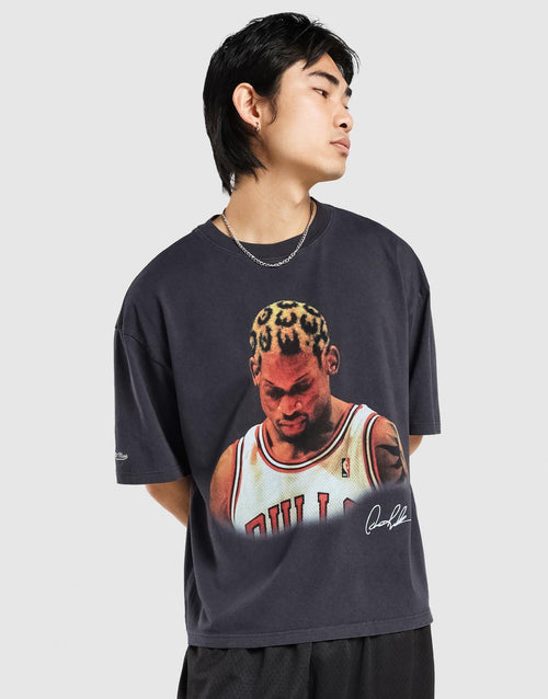 เสื้อยืดผู้ชาย Look Out Chicago Bulls