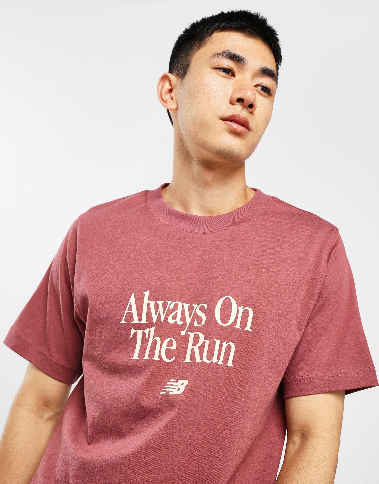 เสื้อยืดผู้ชาย Run Slogan Relax