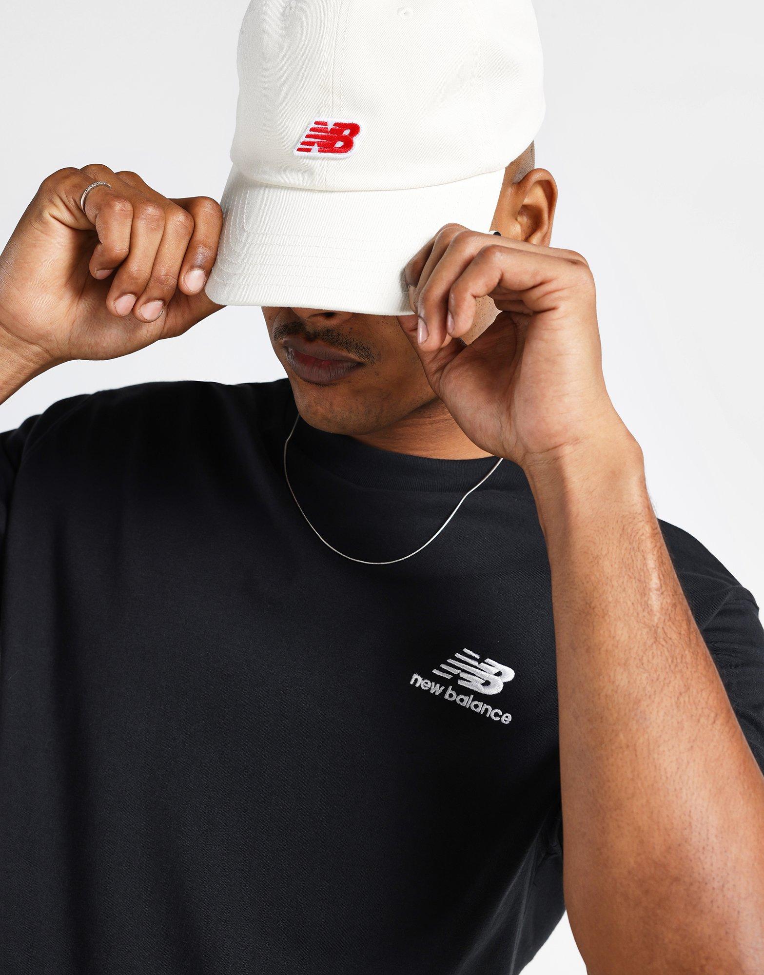 เสื้อยืดผู้ชาย Stacked Embroided Logo