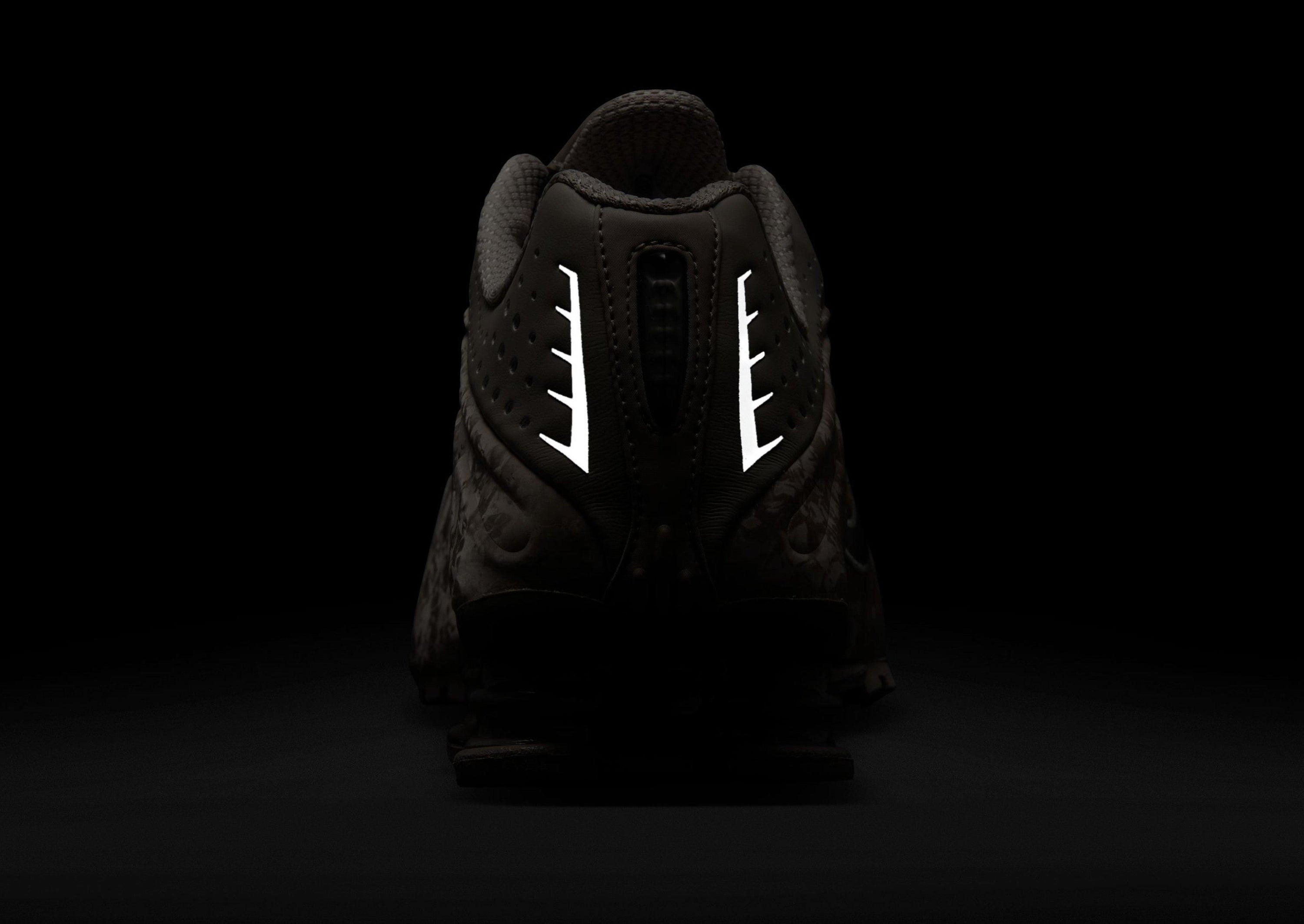 สีเบจ Nike รองเท้าผู้หญิง Shox R4 - JD Sports Thailand – JD Sports ...