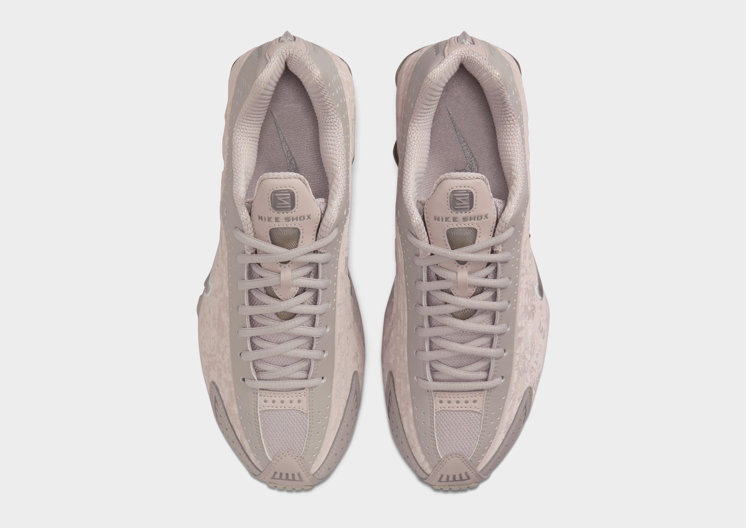 สีเบจ Nike รองเท้าผู้หญิง Shox R4 - JD Sports Thailand – JD Sports ...