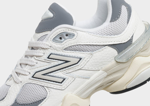 รองเท้าผู้ชาย 9060