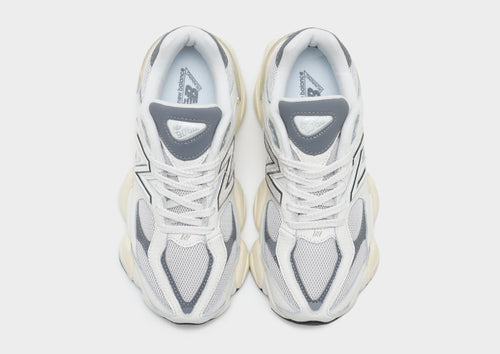 รองเท้าผู้ชาย 9060