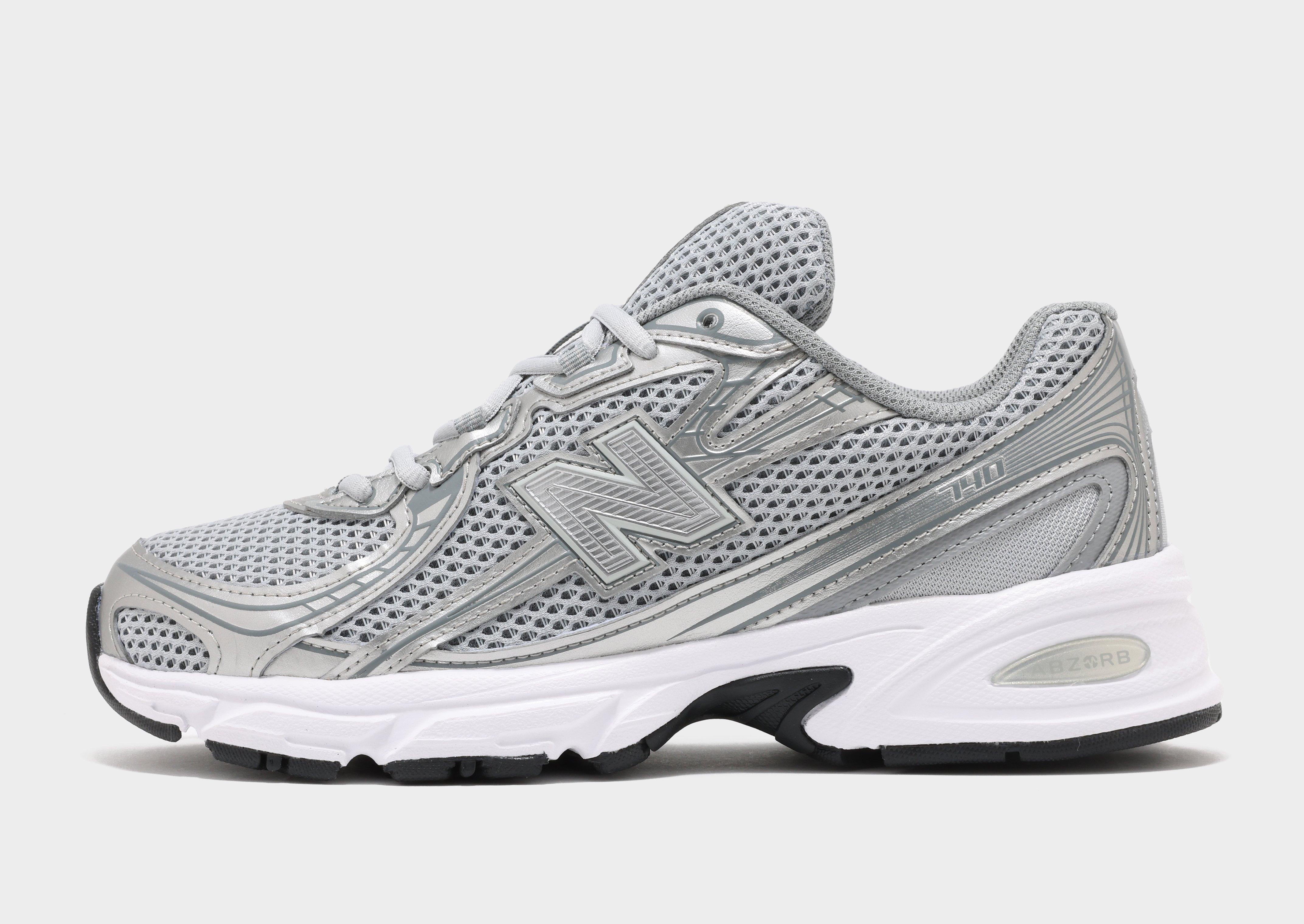 รองเท้าผู้ชาย 740