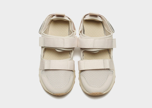 รองเท้าผู้หญิง UA710