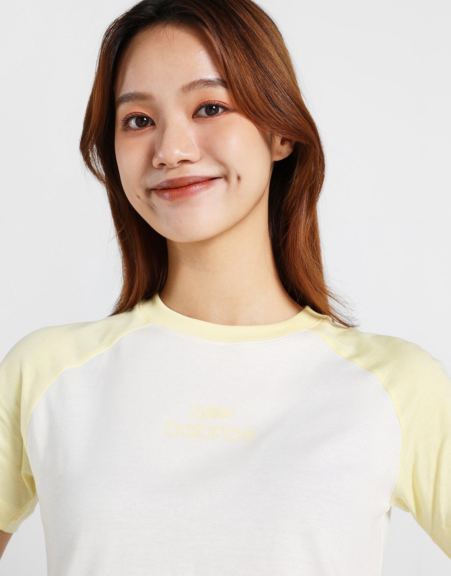 เสื้อยืดผู้หญิง Graphic Slim