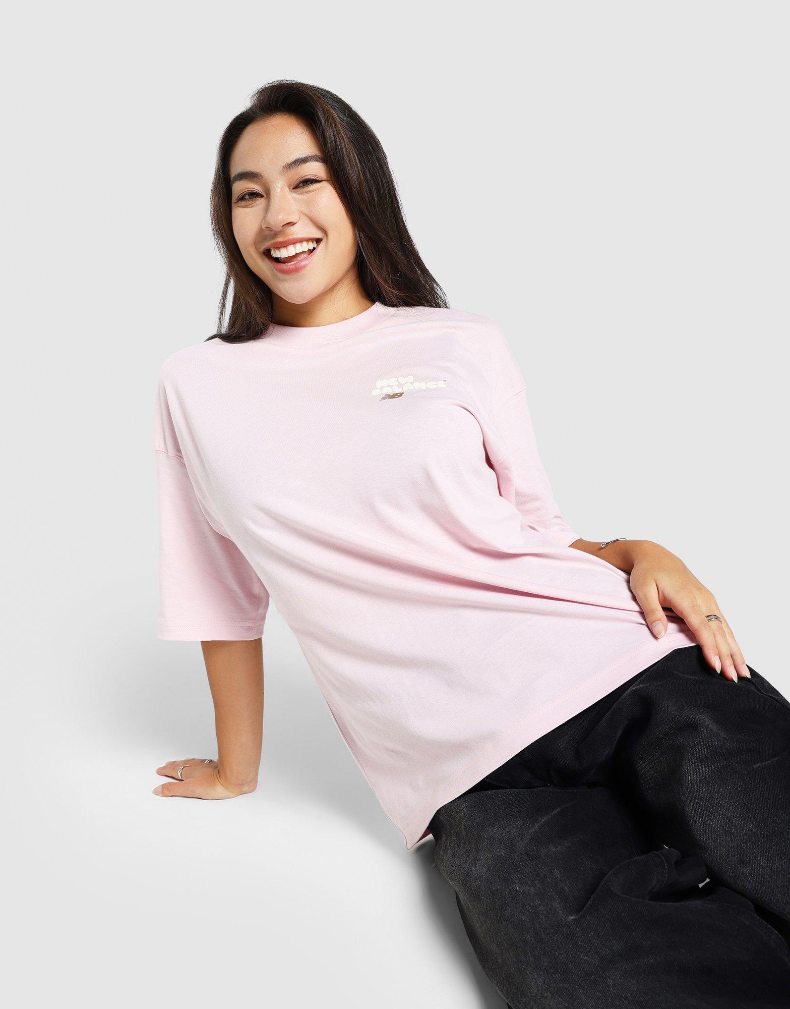 เสื้อยืดผู้หญิง Wavy Logo