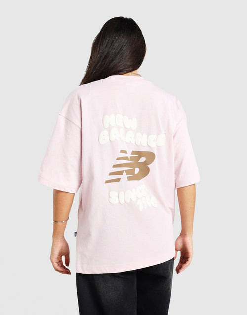 เสื้อยืดผู้หญิง Wavy Logo